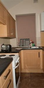 Newly refurbished 5 double bedroom house for July 2014! - Photo 4