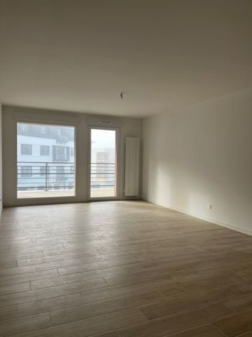 Grand appartement avec balcon - Photo 2