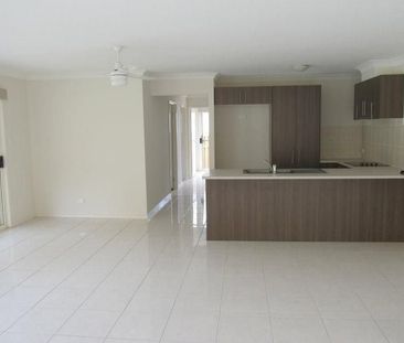 For Lease: Spacious & Contemporary Family Home in Tranquil Bahrs Sc... - Photo 2