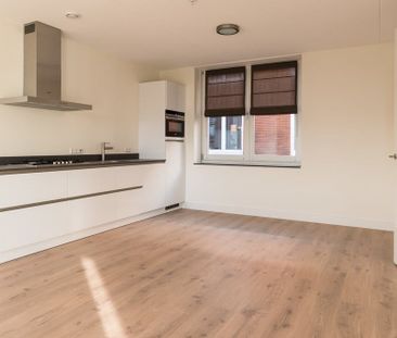 Appartement te huur: Cornelis Vermuydenstraat 56 1018 RN Amsterdam - Photo 3