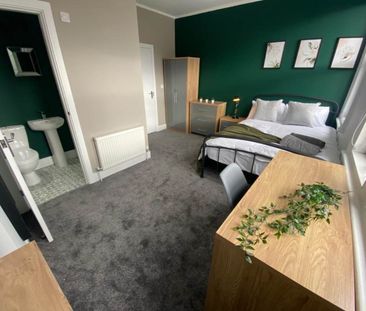 Beechwood Crescent (room 2), Burley, Leeds - Photo 1