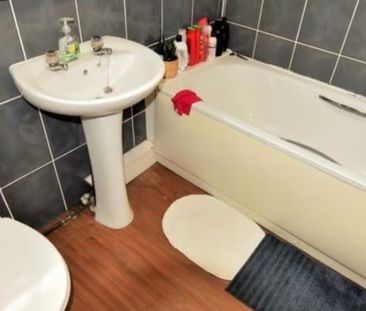 4 Bed - 14 Elizabeth Street, Hyde Park, Leeds - LS6 1JF - Student - Photo 4
