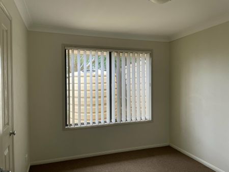 Lovely 2 bedroom brick unit - No Pets - Photo 4
