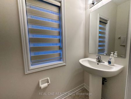 For Lease - 16 Hewison Avenue, Richmond Hill, Ontario - Photo 4