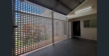 Modern Townhouse & Fantastic Location! - Photo 2