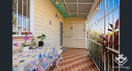 Cosy home in Mansfield Catchment - Photo 2