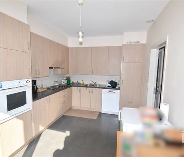 Ruim, recent gelijkvloers appartement in centrum Sint-Denijs-Westerm - Foto 5