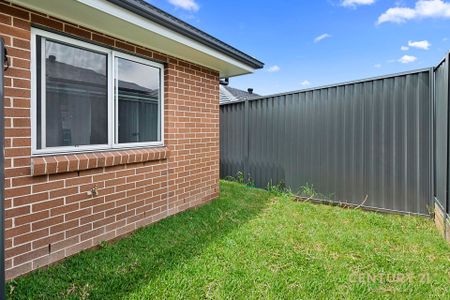 Modern 2 Bedroom Granny Flat with Nbn and Water Usage Included !! - Photo 5