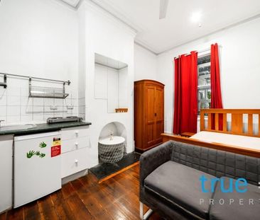 SPACIOUS ROOM WITH BALCONY - Photo 4