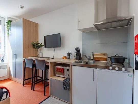 Studio Flat, Globeworks, B19 - Photo 1