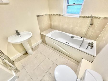 2 bedroom terraced house to rent - Photo 4