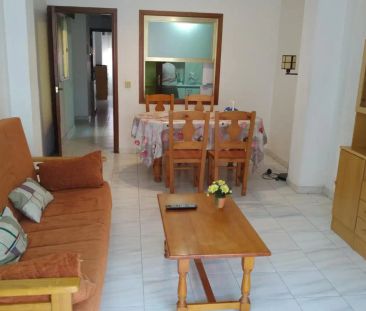 Apartamento de alquiler en Carrer de Sant Antoni, 8, Centro Urbano - Photo 1