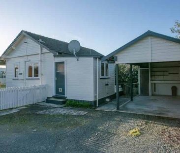 Charming 2 brm Character Cottage - Photo 1