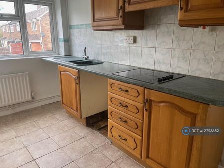 2 bedroom flat to rent - Photo 5