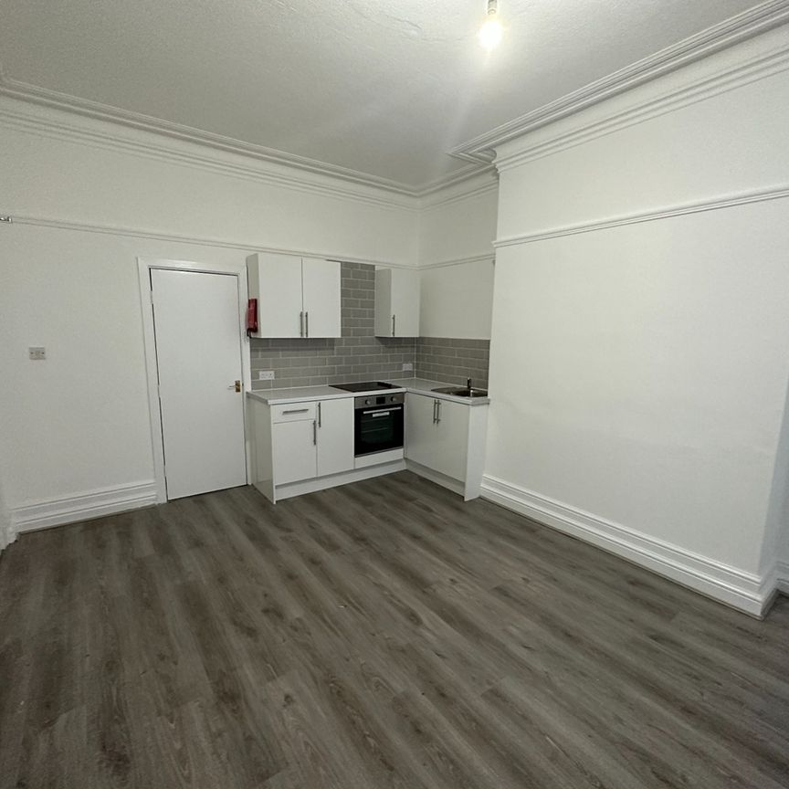 1 Bed Flat, Mexborough Avenue, LS7 - Photo 1