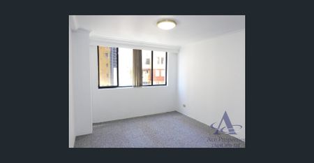 City Living! Spacious Unfurnished 2-bedrooms Apartment on Regis Towers. - Photo 3