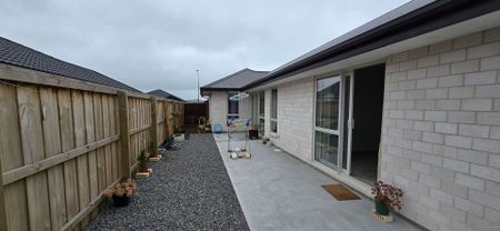 Near new three-bedroom family home - Photo 2