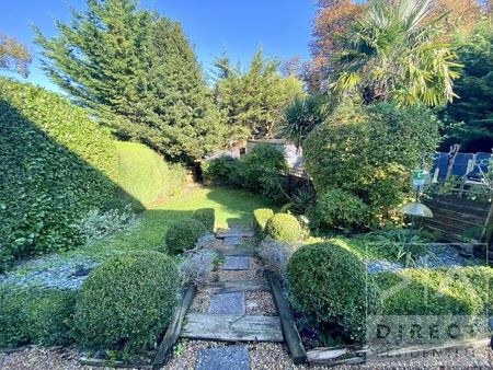 Rosebank, Epsom, KT18 - Photo 2