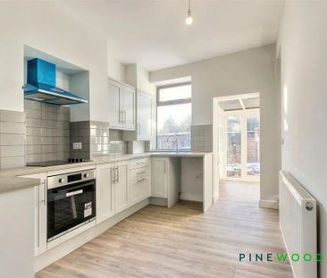 2 bedroom terraced house to rent - Photo 4