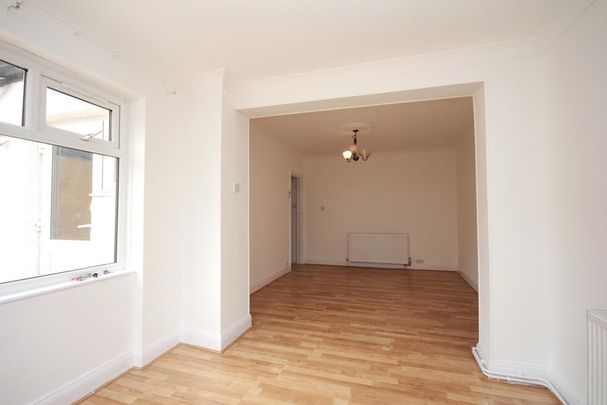 4 bedroom semi-detached house to rent - Photo 1