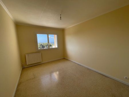 Location Appartement 4 pièces 68m² TOULON 83100 - Photo 2