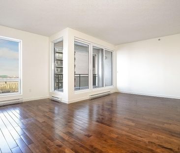 Le 400 Sherbrooke Ouest is located a few steps away from Montreal's... - Photo 5