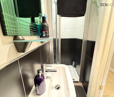 6 bedroom terraced house to rent - Photo 2