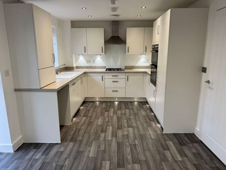 York Road Priorslee, Telford - Photo 2