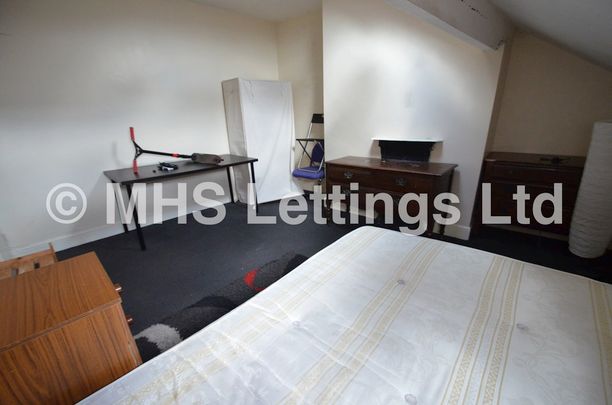 4 Bedroom Mid Terraced House for rent in Wrangthorn Place - Photo 1