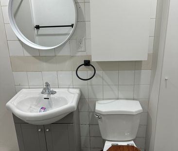 For Lease - 425 Jane Street Unit# 10, Toronto, Ontario - Photo 3