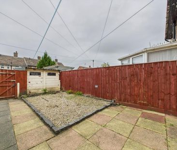 3 bedroom terraced house to rent - Photo 2