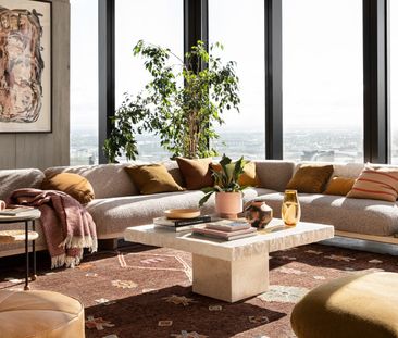 A LUXE RENTAL THAT FEELS LIKE HOME IN THE HEART OF SOUTHBANK! - Photo 2