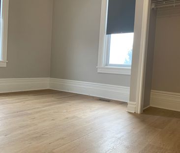 For Lease - 172 Dunlop Street, Barrie, Ontario - Photo 6