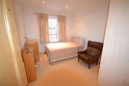 3 bedroom apartment to rent - Photo 2