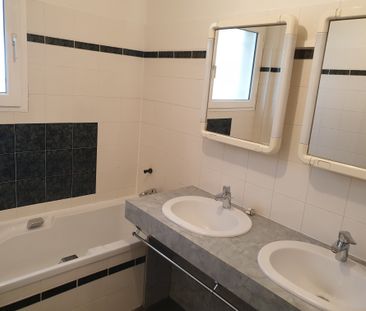 Location Maison 6 pièces 122m² CHAMALIERES 63400 - Photo 6