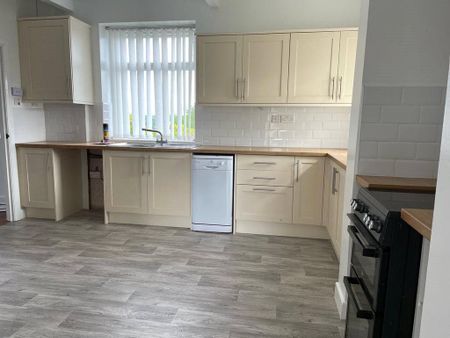 2 bedroom semi-detached house to rent - Photo 3