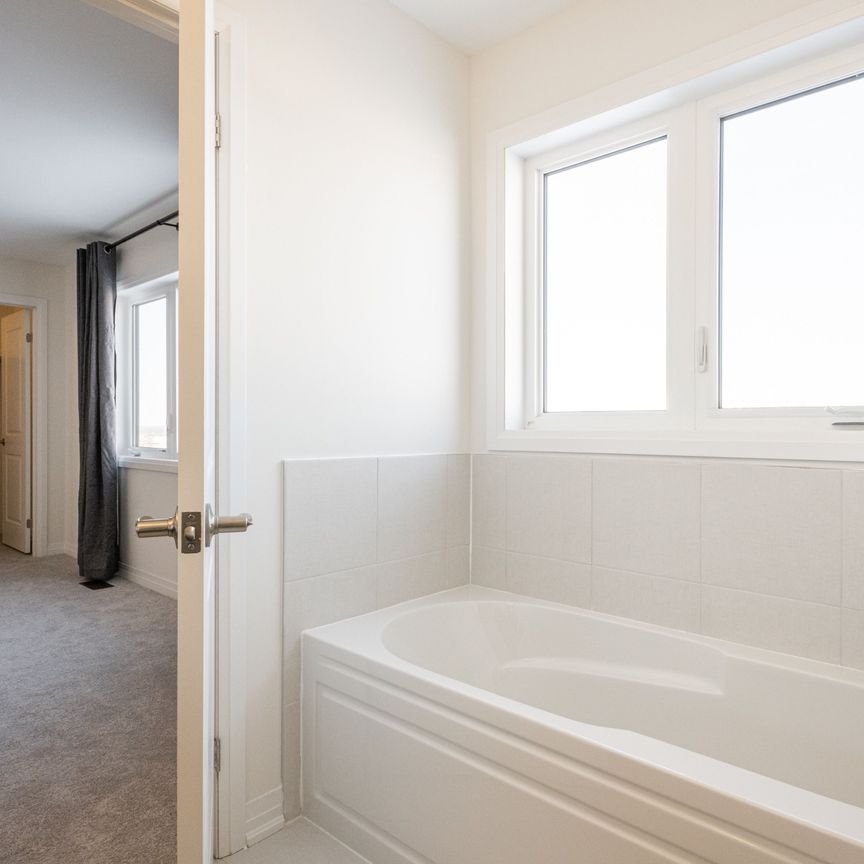 For Lease - 14 Scenic Ridge Gate, Brant, Ontario - Photo 1