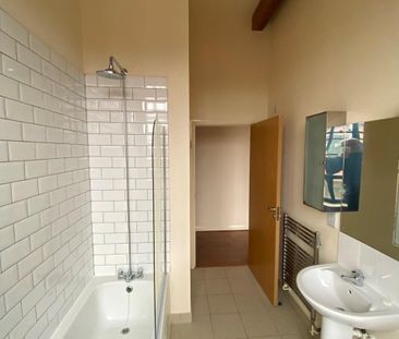 2 Bed Flat, Raleigh Square, NG7 - Photo 4