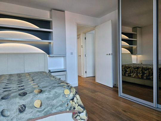 1 Bed Flat, Lighterage Court, TW8 - Photo 1