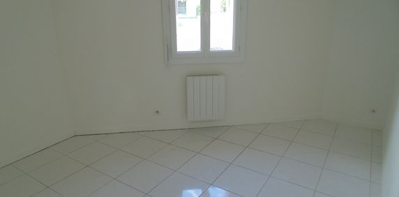Location Appartement 3 pièces 50m² ST PAUL DE VARAX 01240 - Photo 2