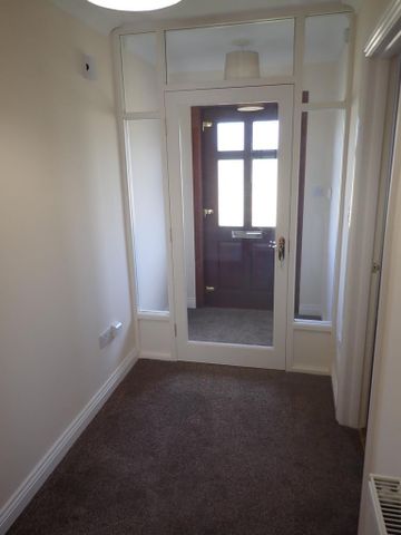 3 bedroom detached bungalow to rent - Photo 5