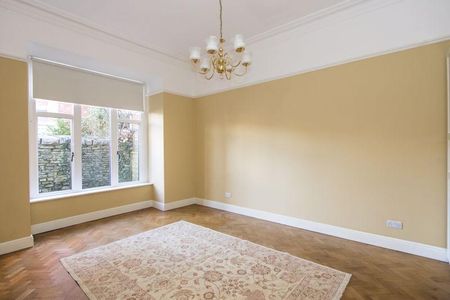 2 bedroom ground floor flat to rent - Photo 3
