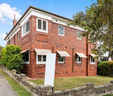 2 Bedroom unit with sunroom - Photo 3