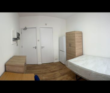 Studio Flat, Queens Road, SE14 - Photo 5