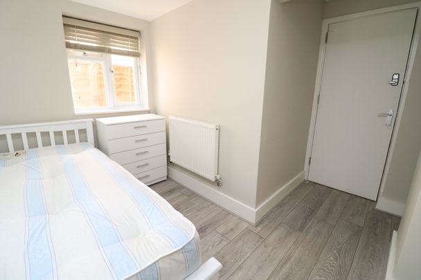 Room in a Shared House, Mabley Street, E9 - Photo 1