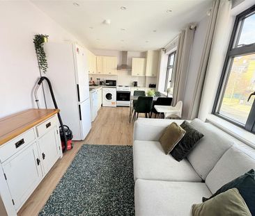 3 bedroom apartment to rent - Photo 2