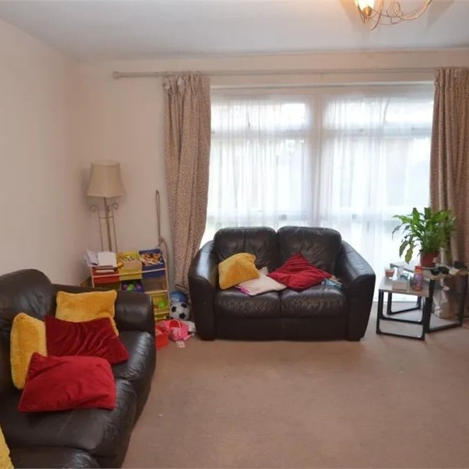 2 Bed Flat, Cotelands, CR0 - Photo 1