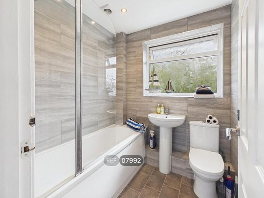 3 bedroom terraced house to rent - Photo 1