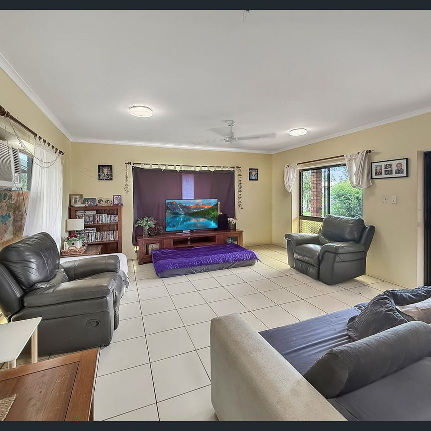 Family Living in Mareeba - Photo 1