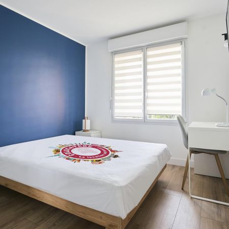WAZEMMES Roommate 3 Bedrooms at Lille - Photo 3